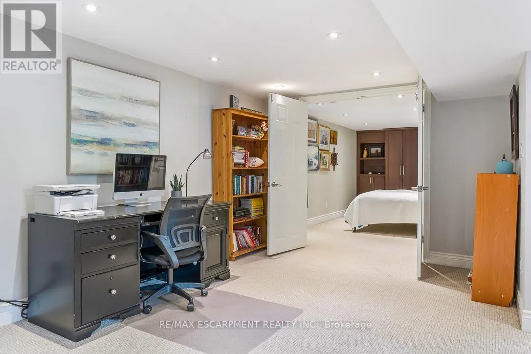 996 CRESTHAMPTON LANE