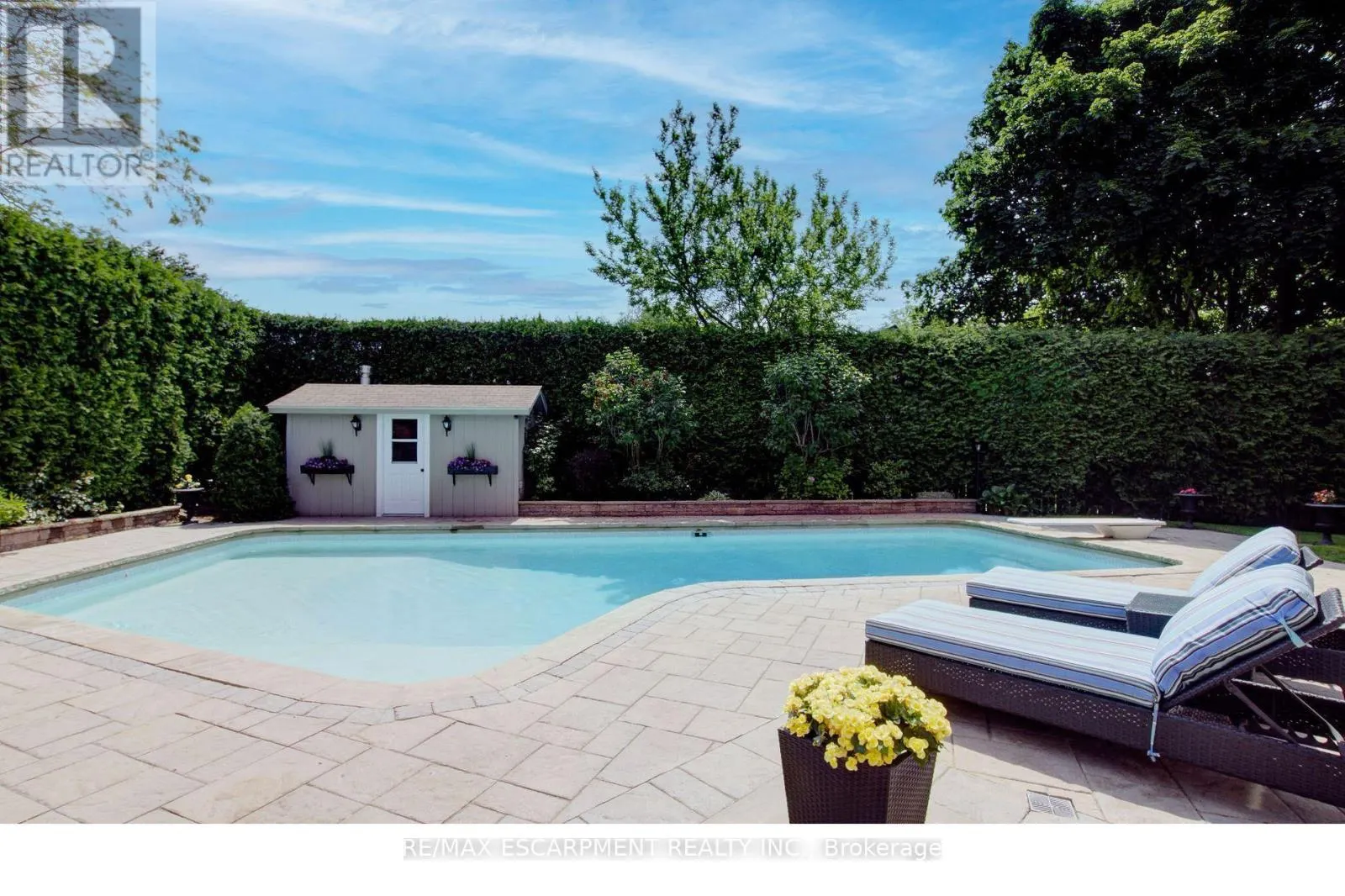 996 CRESTHAMPTON LANE