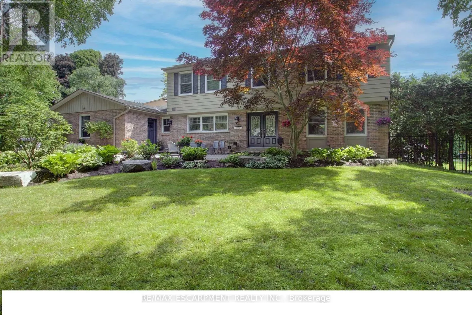 996 CRESTHAMPTON LANE