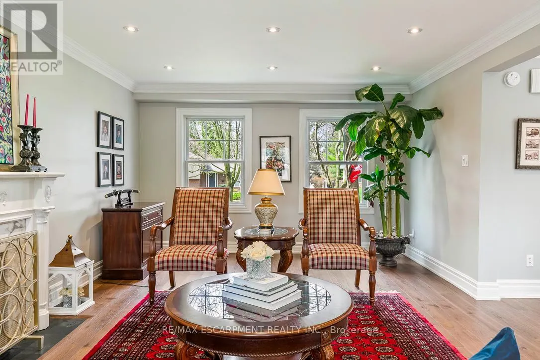 996 CRESTHAMPTON LANE
