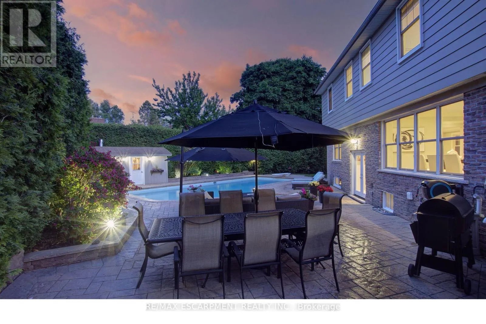 996 CRESTHAMPTON LANE