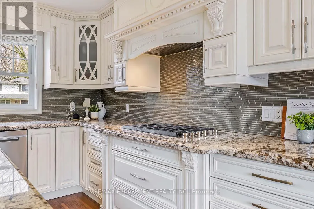 996 CRESTHAMPTON LANE