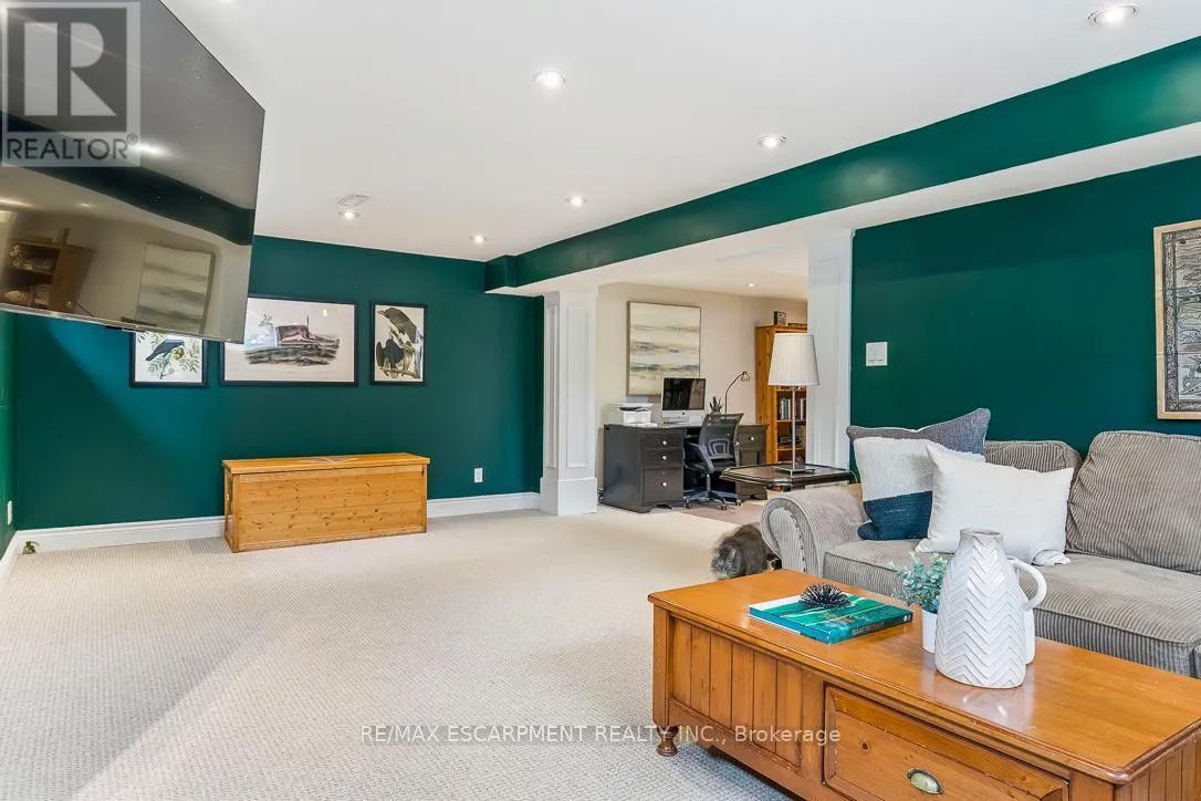 996 CRESTHAMPTON LANE