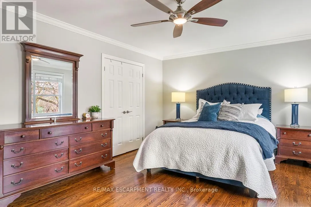 996 CRESTHAMPTON LANE