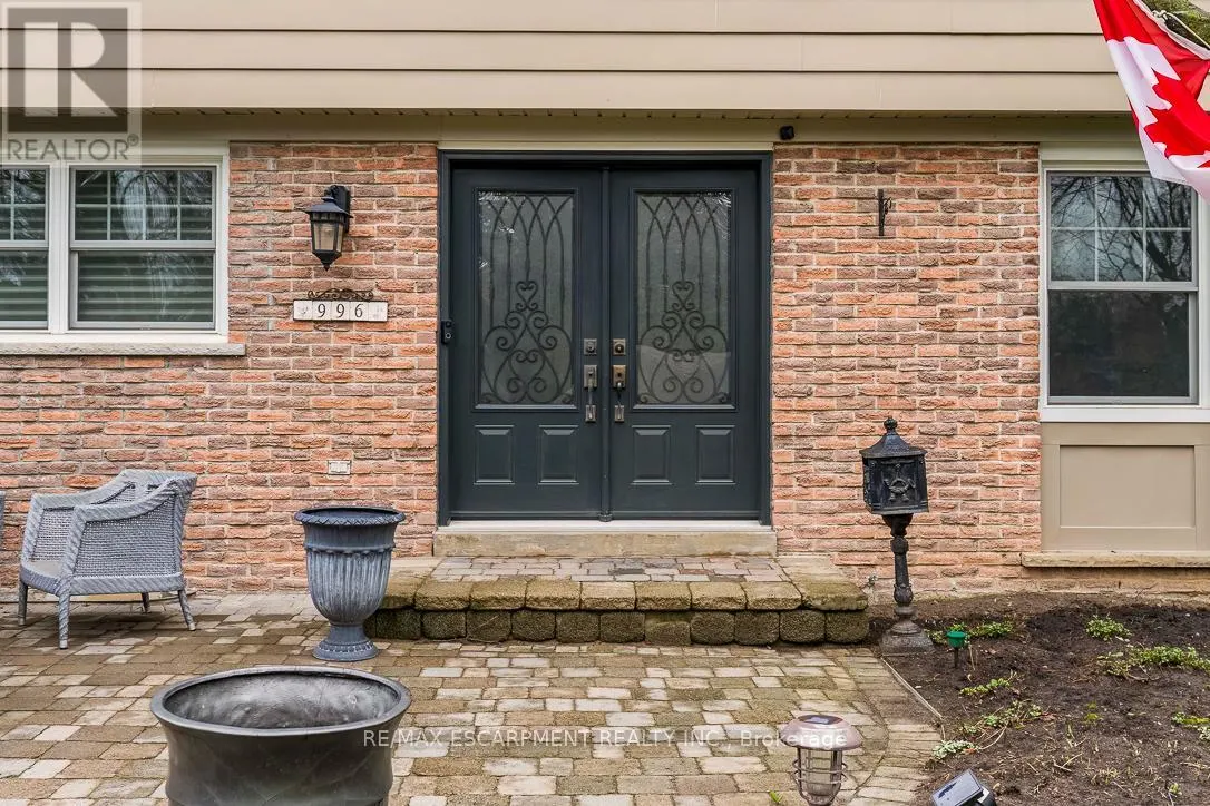996 CRESTHAMPTON LANE