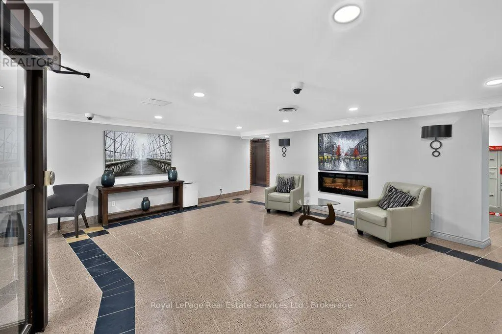1105 - 1240 MARLBOROUGH COURT #1105