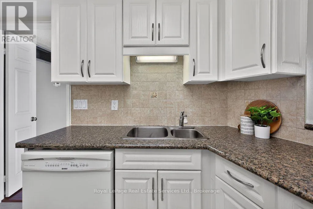 1105 - 1240 MARLBOROUGH COURT #1105