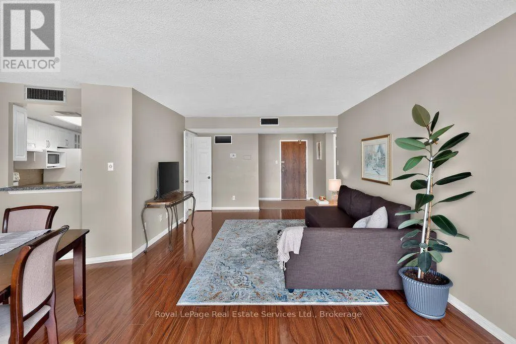 1105 - 1240 MARLBOROUGH COURT #1105