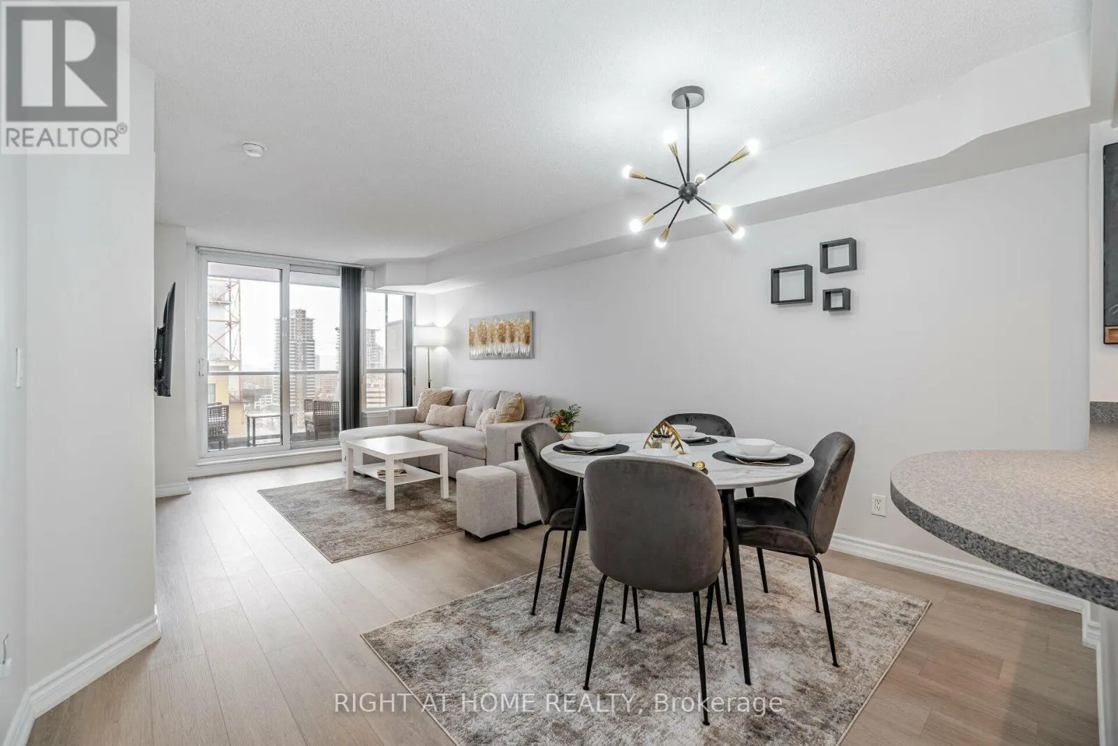 2109 - 4090 LIVING ARTS DRIVE