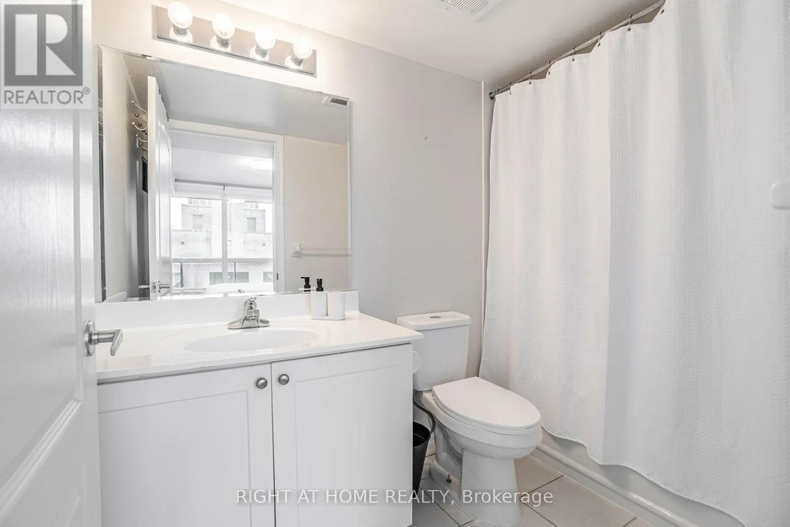 2109 - 4090 LIVING ARTS DRIVE