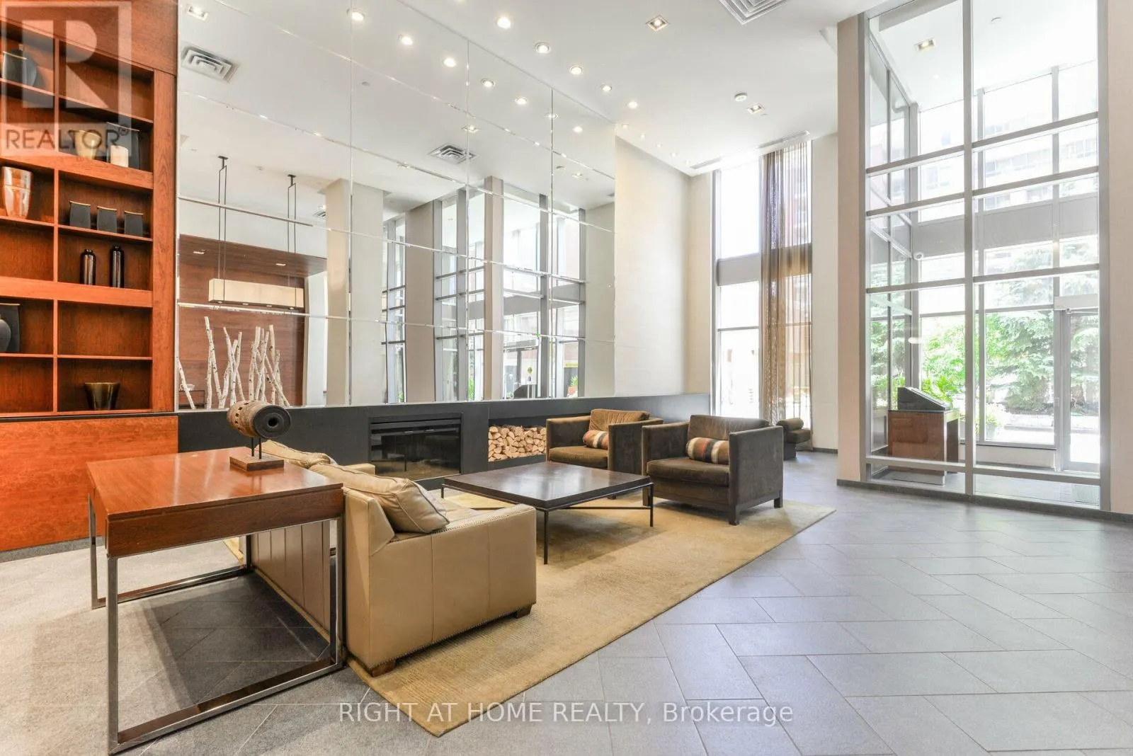 2109 - 4090 LIVING ARTS DRIVE