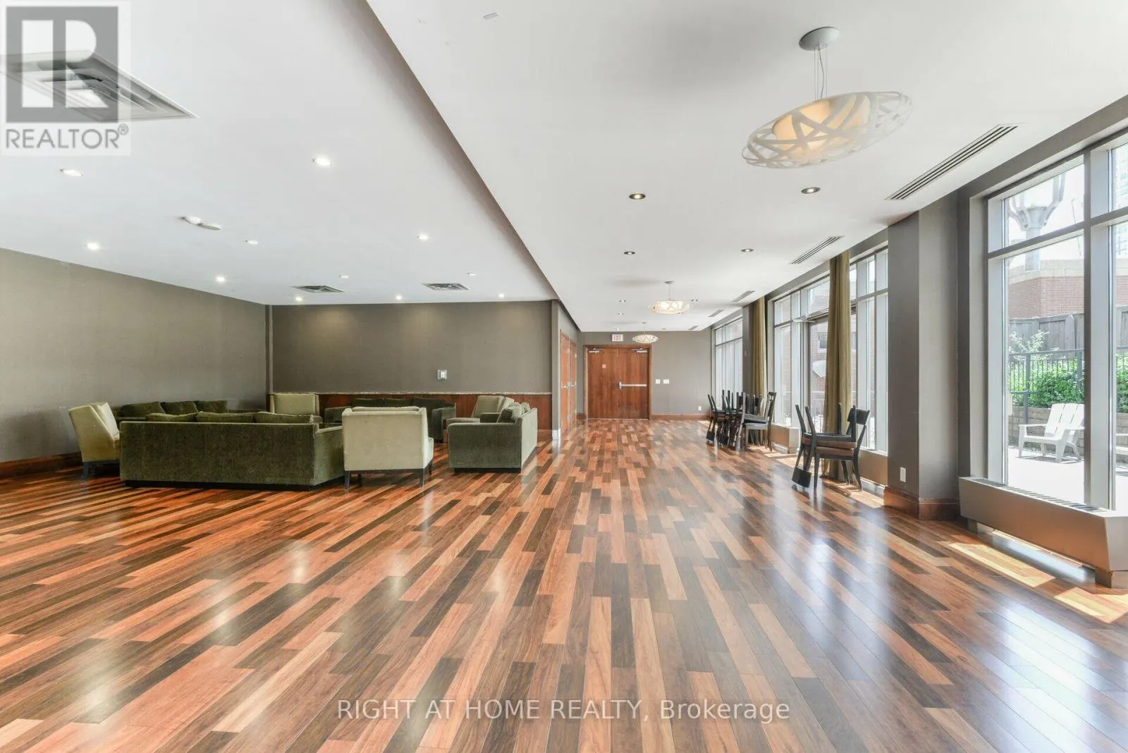 2109 - 4090 LIVING ARTS DRIVE