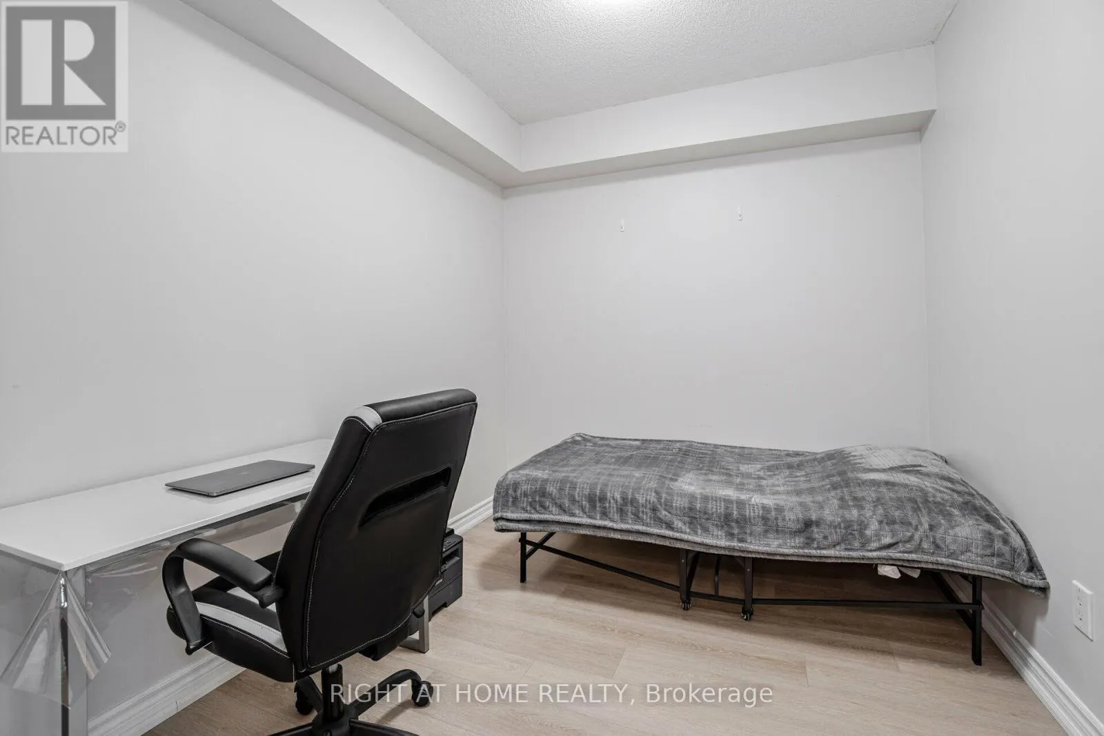 2109 - 4090 LIVING ARTS DRIVE