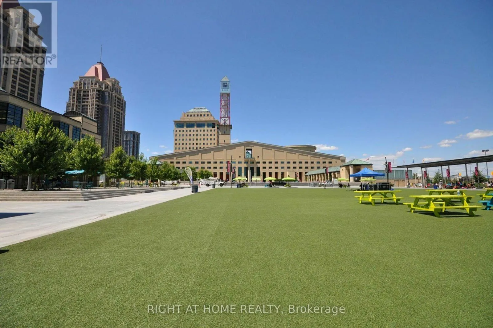 2109 - 4090 LIVING ARTS DRIVE