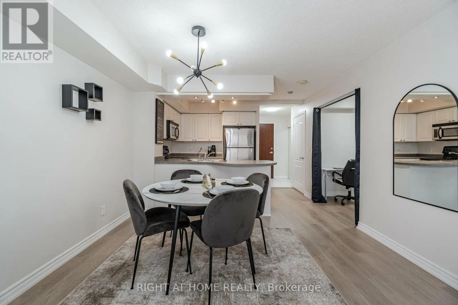2109 - 4090 LIVING ARTS DRIVE