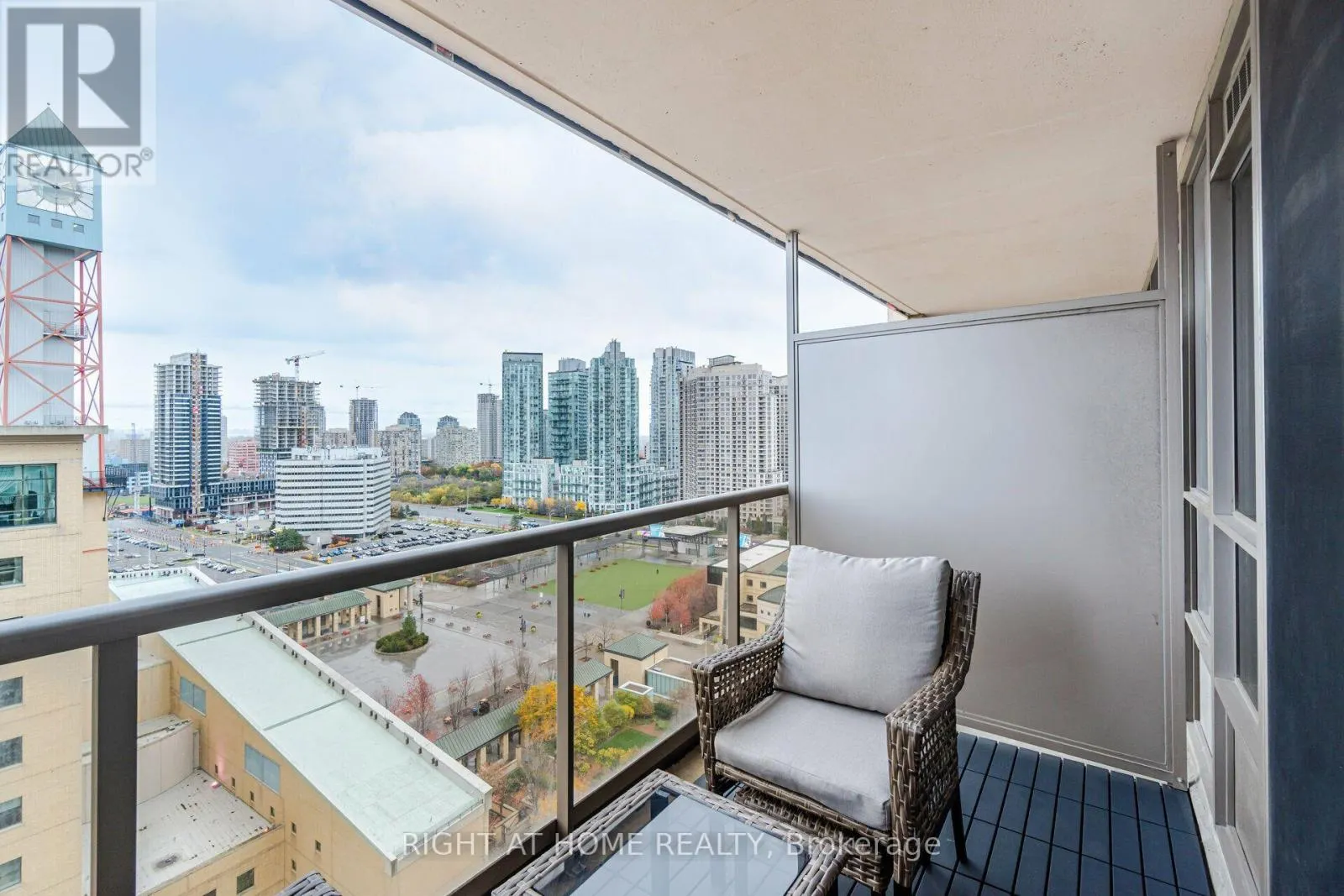 2109 - 4090 LIVING ARTS DRIVE