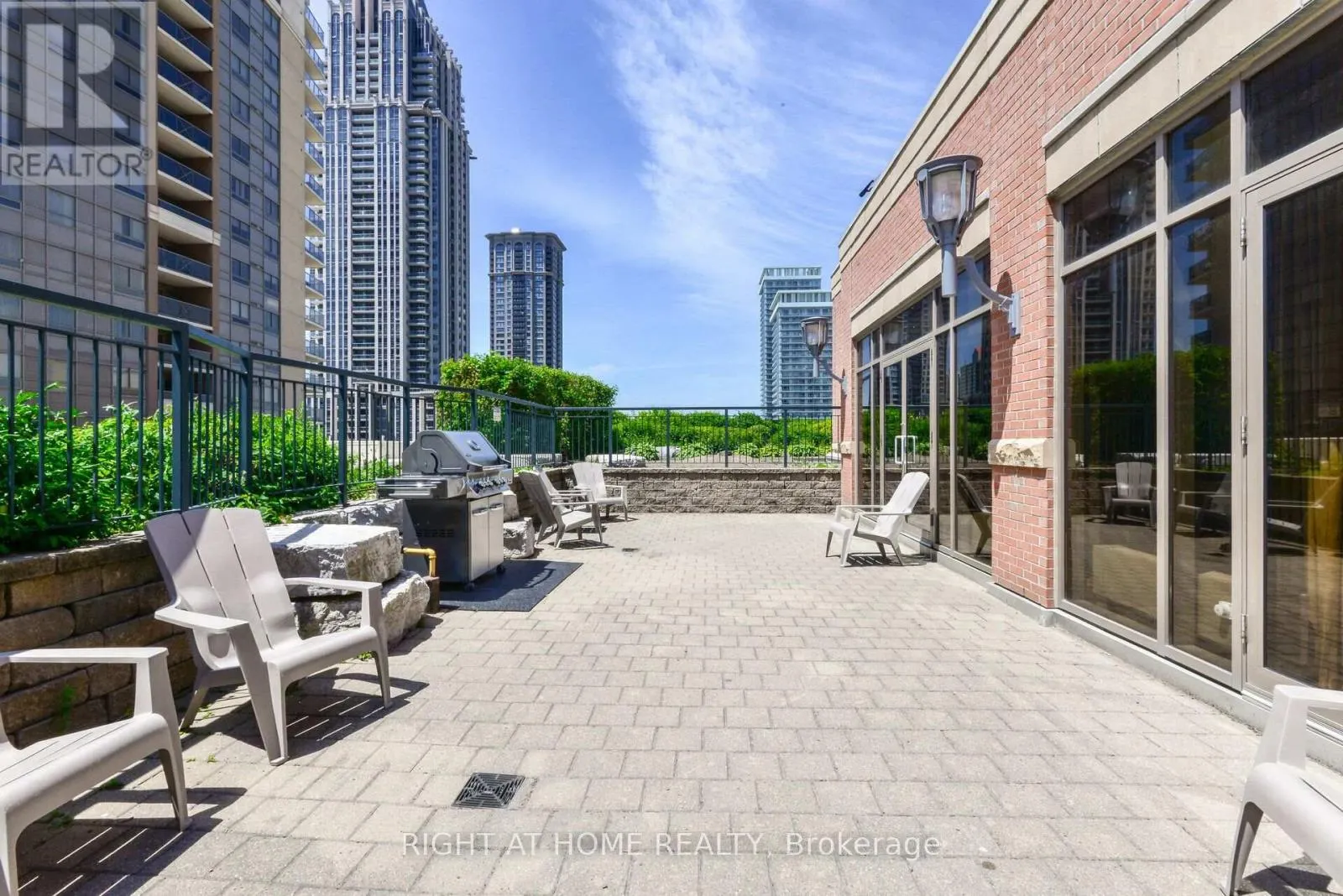 2109 - 4090 LIVING ARTS DRIVE