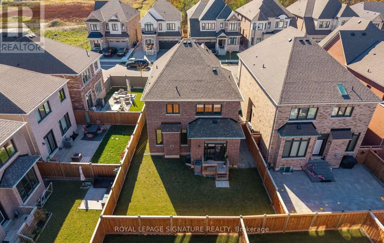 466 THORNBORROW COURT