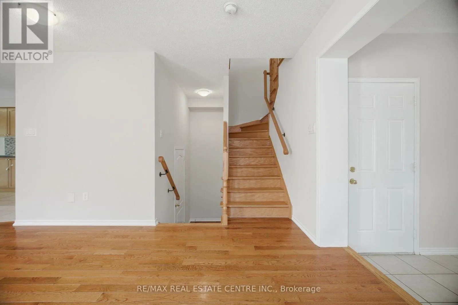 1323 MENEFY PLACE