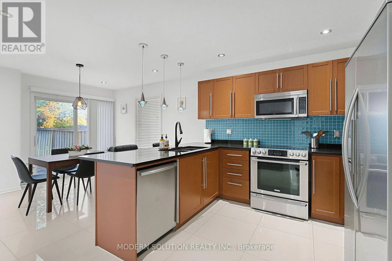 5 WOODCOTE CRESCENT