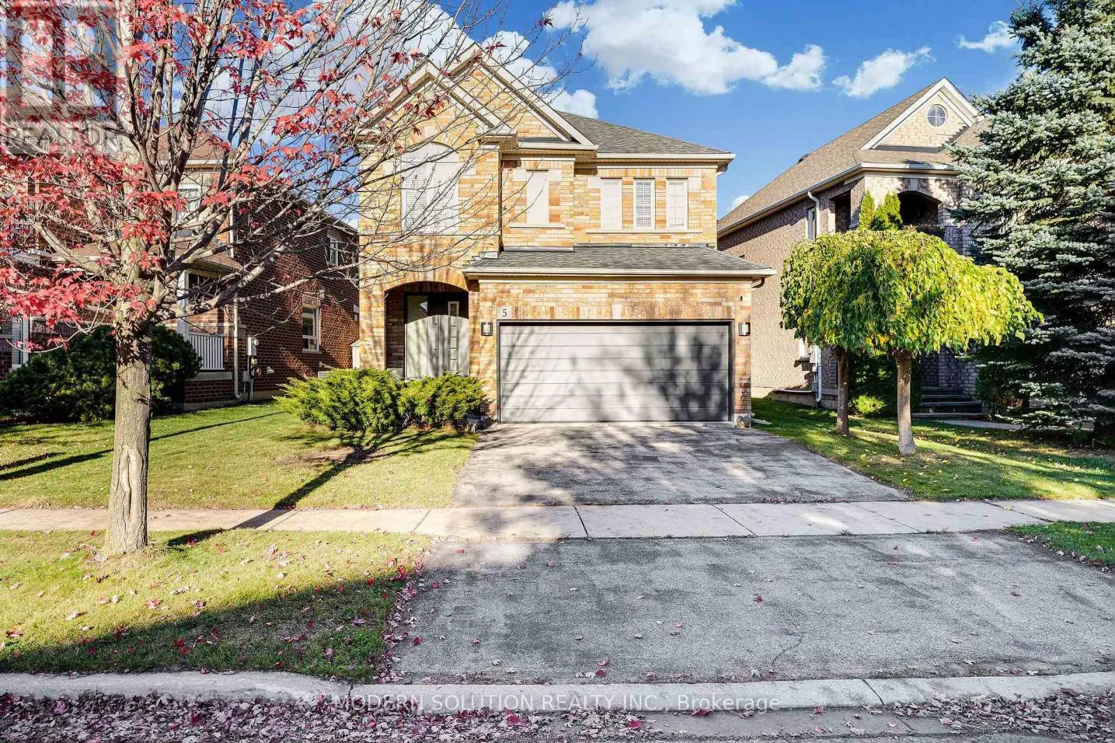 5 WOODCOTE CRESCENT