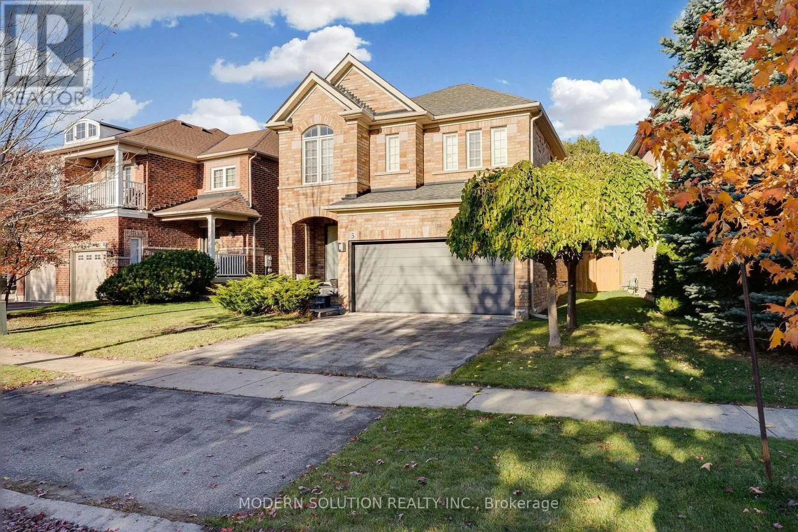 5 WOODCOTE CRESCENT
