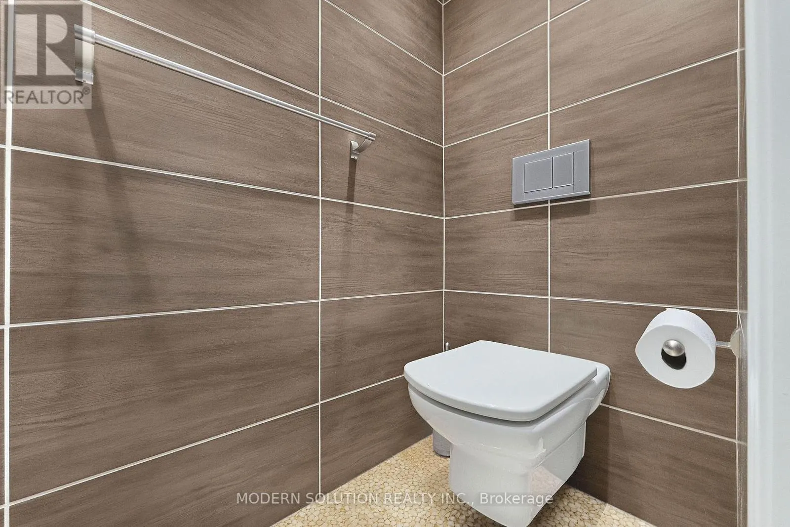 5 WOODCOTE CRESCENT