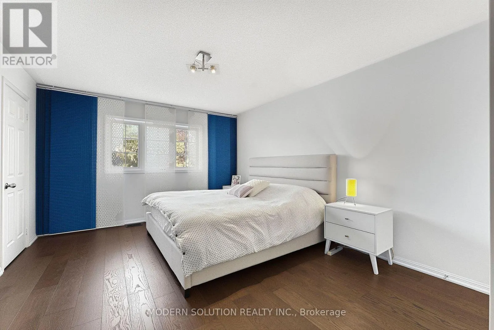 5 WOODCOTE CRESCENT