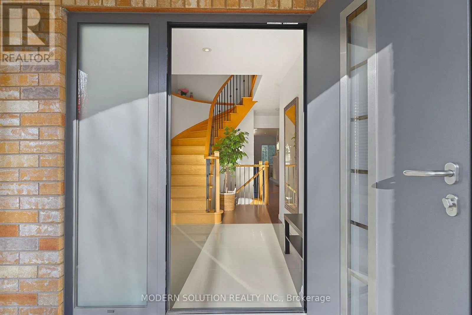 5 WOODCOTE CRESCENT