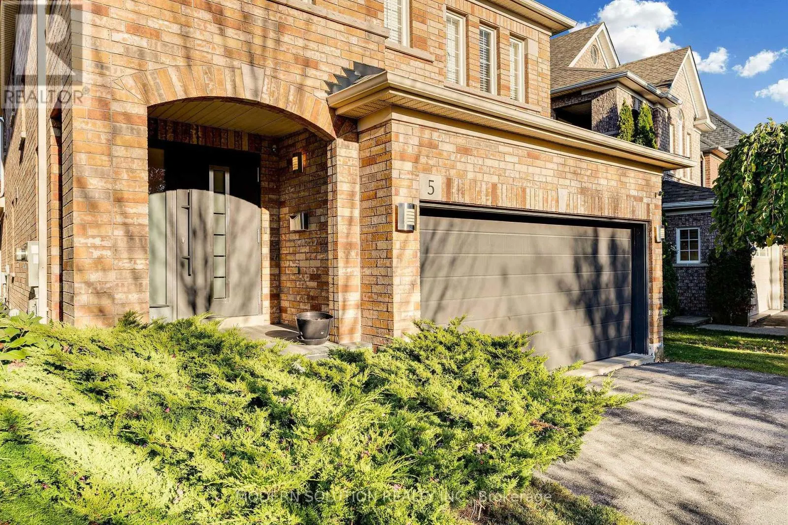 5 WOODCOTE CRESCENT