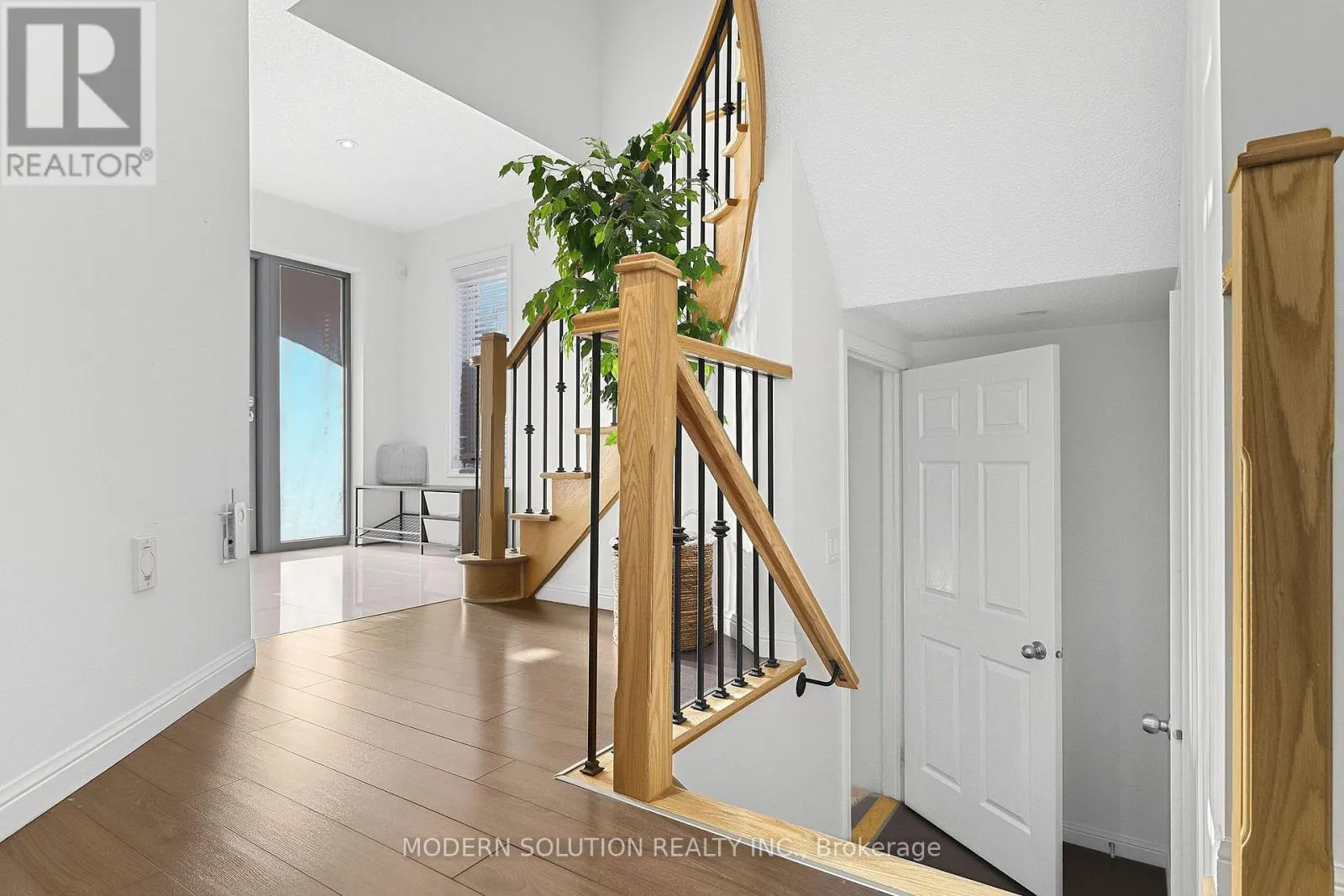 5 WOODCOTE CRESCENT