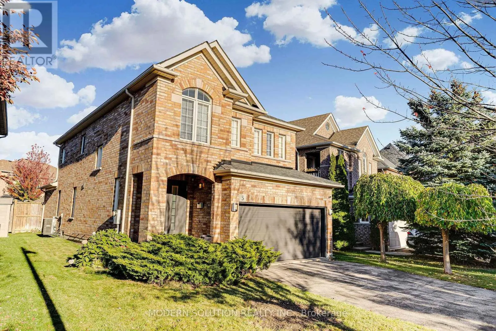 5 WOODCOTE CRESCENT