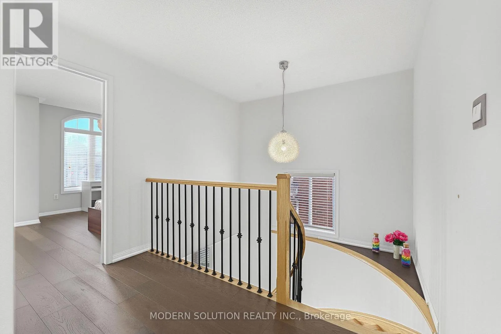 5 WOODCOTE CRESCENT