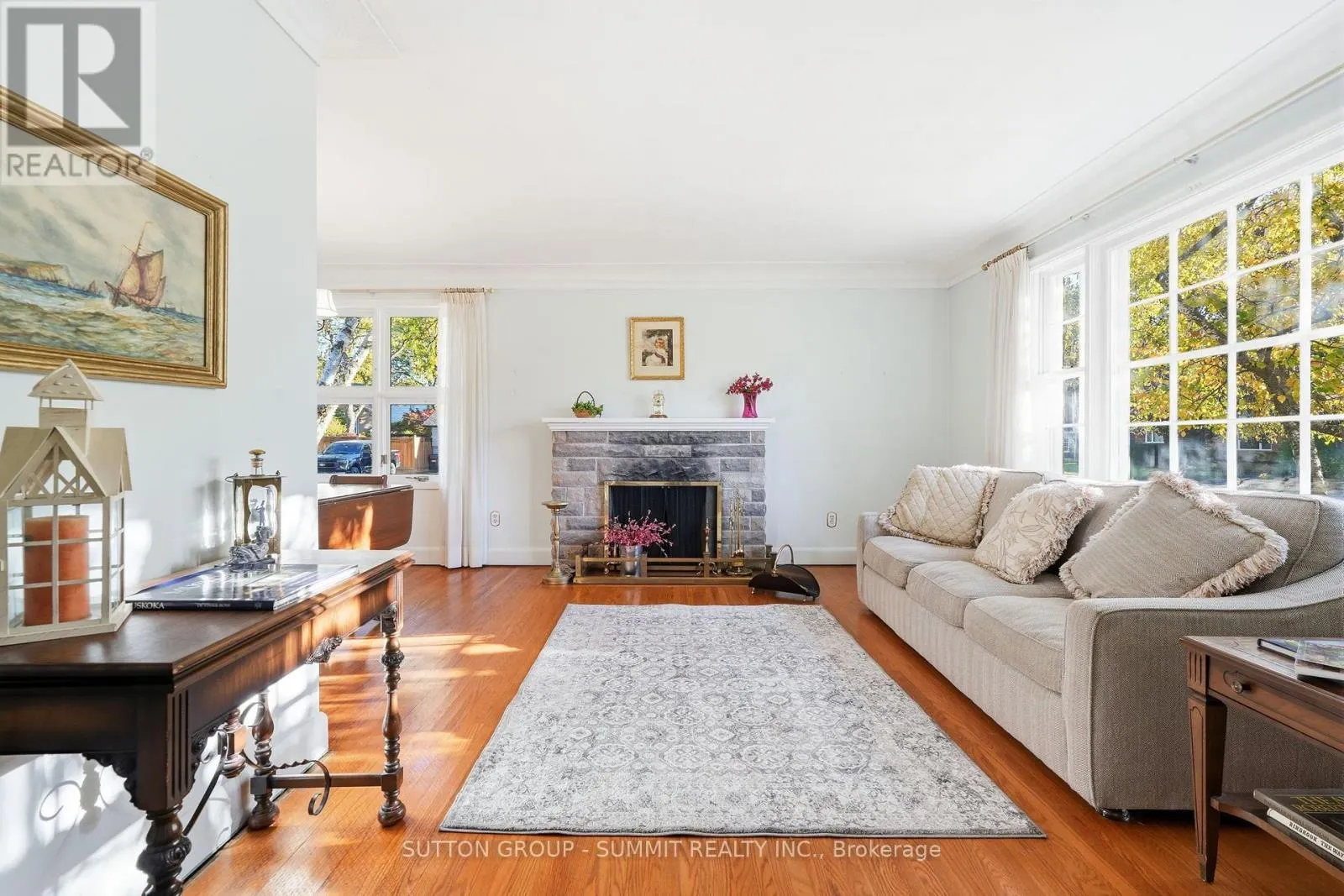 2117 MAPLEWOOD DRIVE