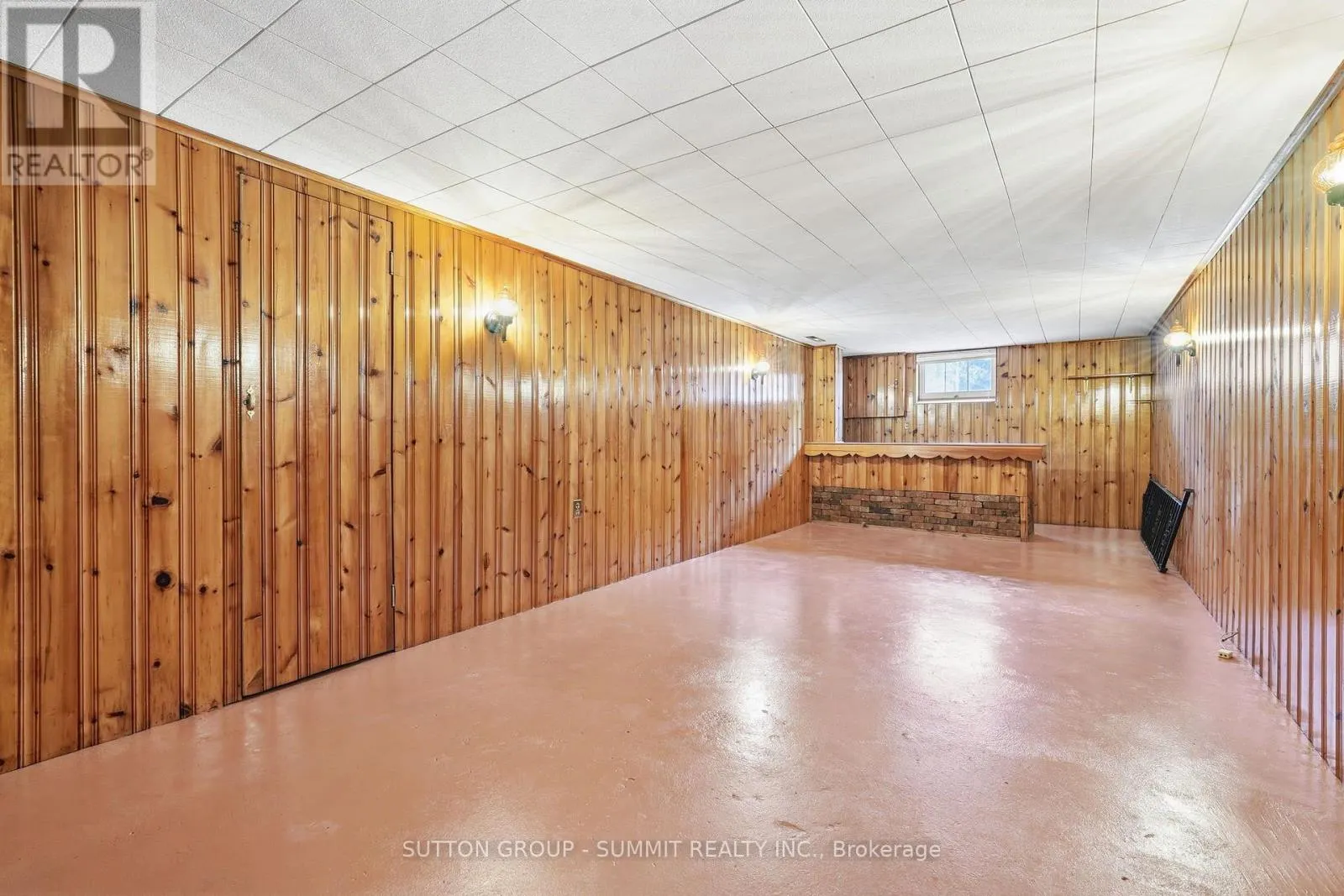 2117 MAPLEWOOD DRIVE