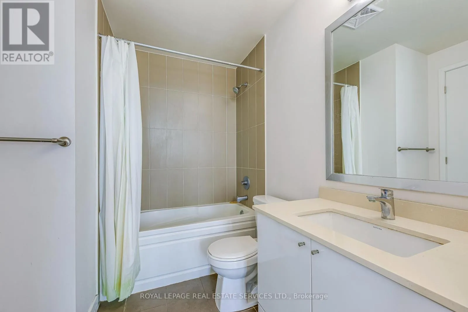 910 - 3975 GRAND PARK DRIVE