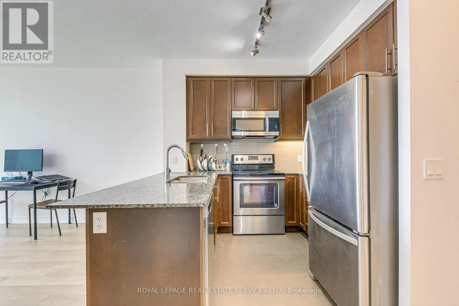 910 - 3975 GRAND PARK DRIVE
