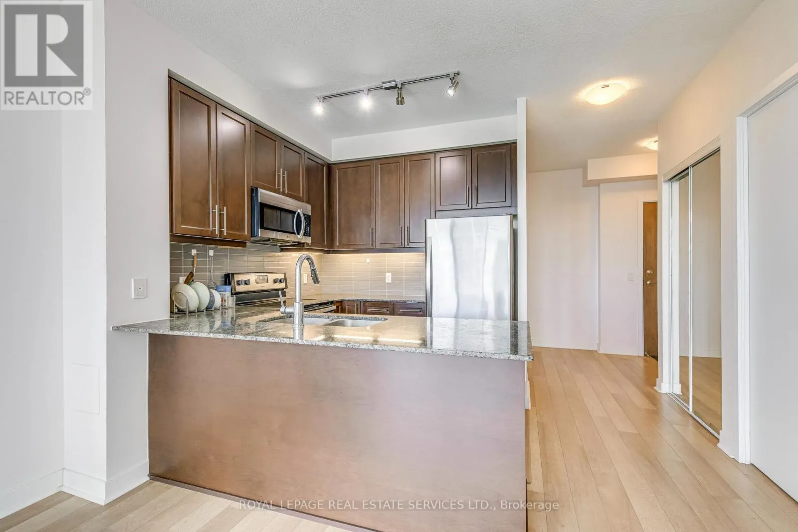 910 - 3975 GRAND PARK DRIVE