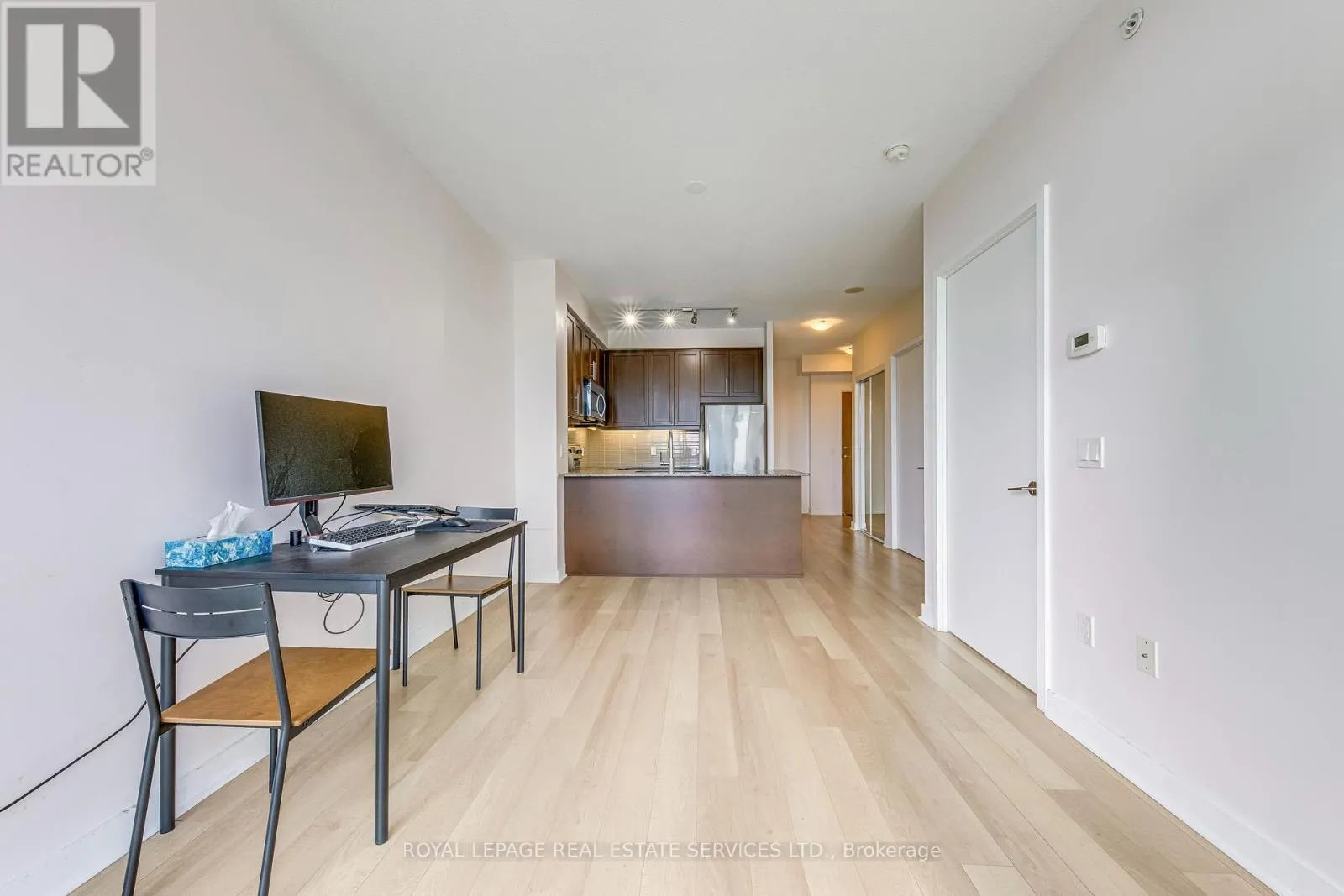 910 - 3975 GRAND PARK DRIVE