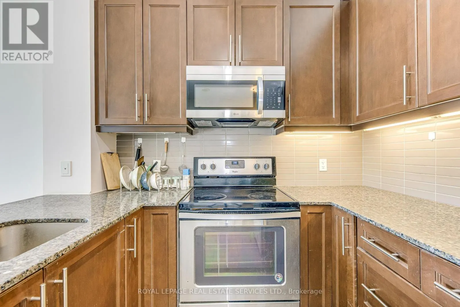 910 - 3975 GRAND PARK DRIVE