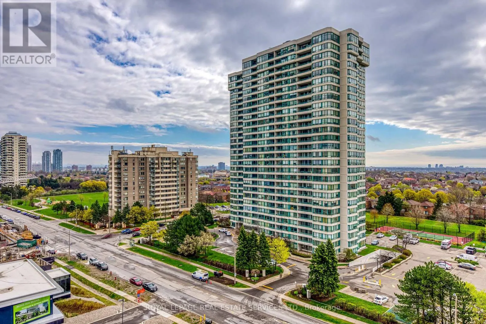 910 - 3975 GRAND PARK DRIVE