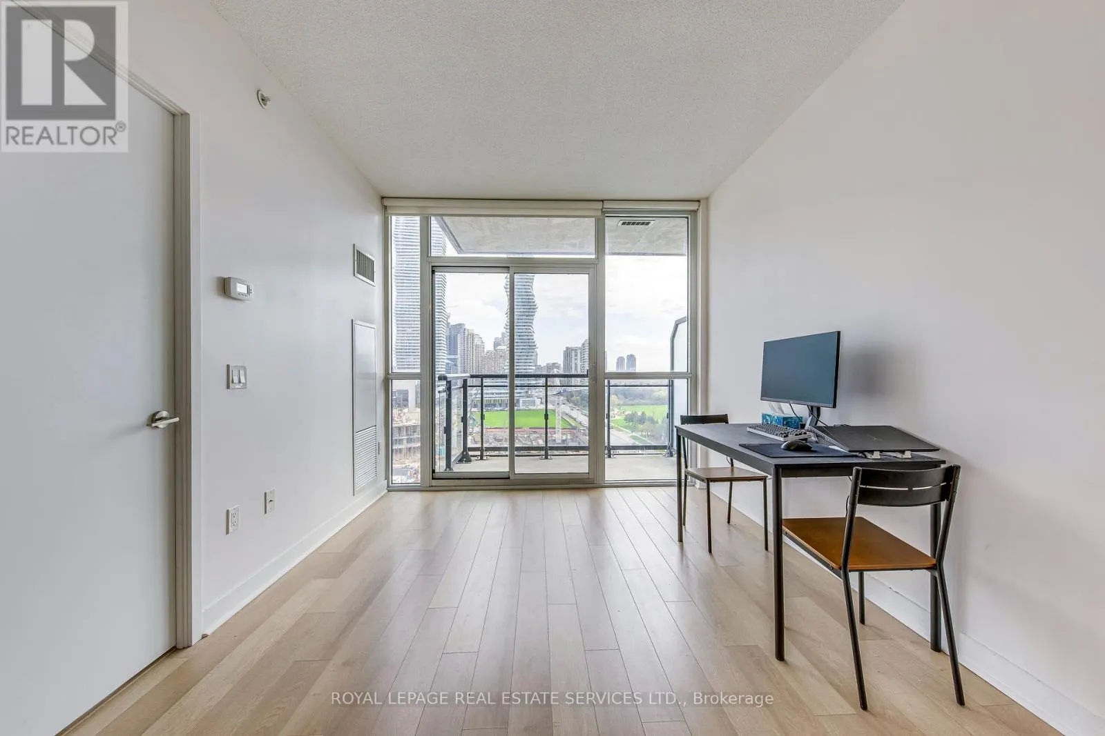910 - 3975 GRAND PARK DRIVE