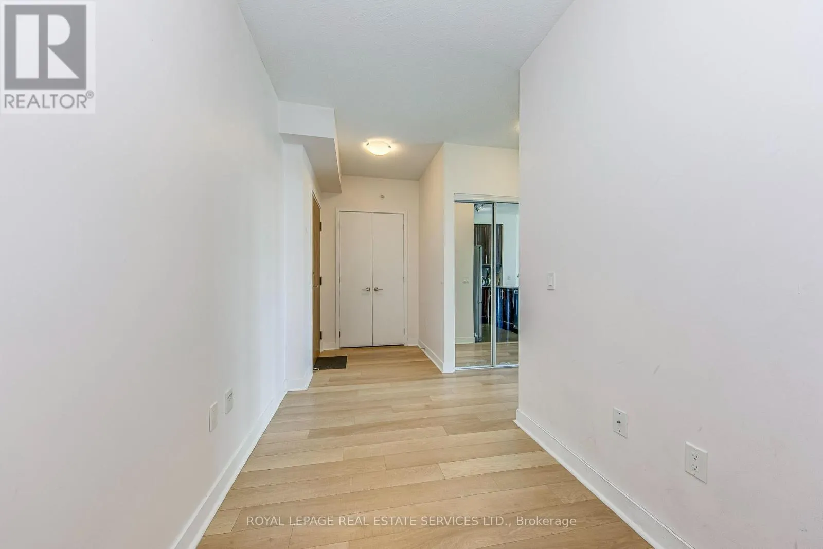 910 - 3975 GRAND PARK DRIVE