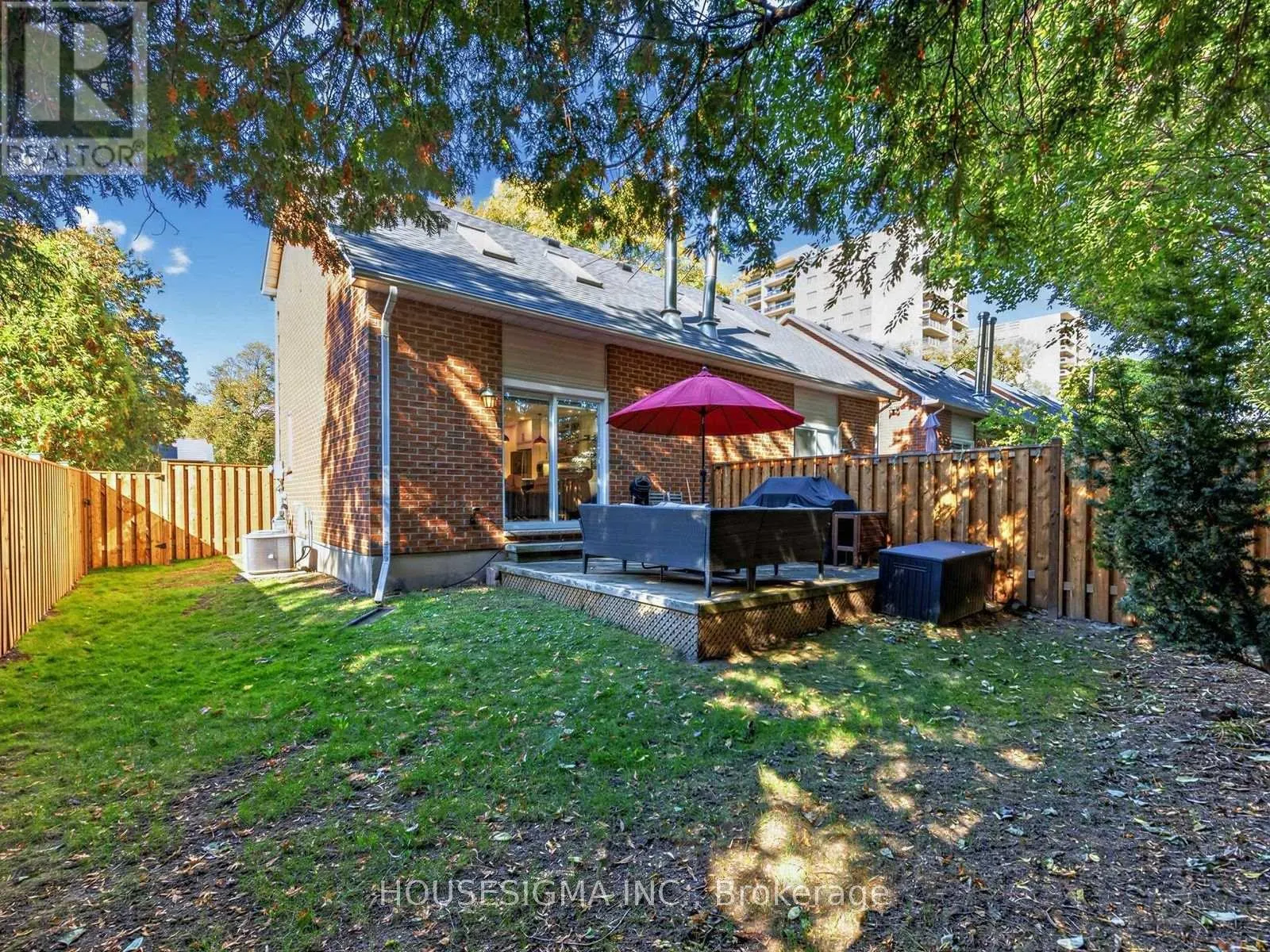 17 - 935 KING ROAD