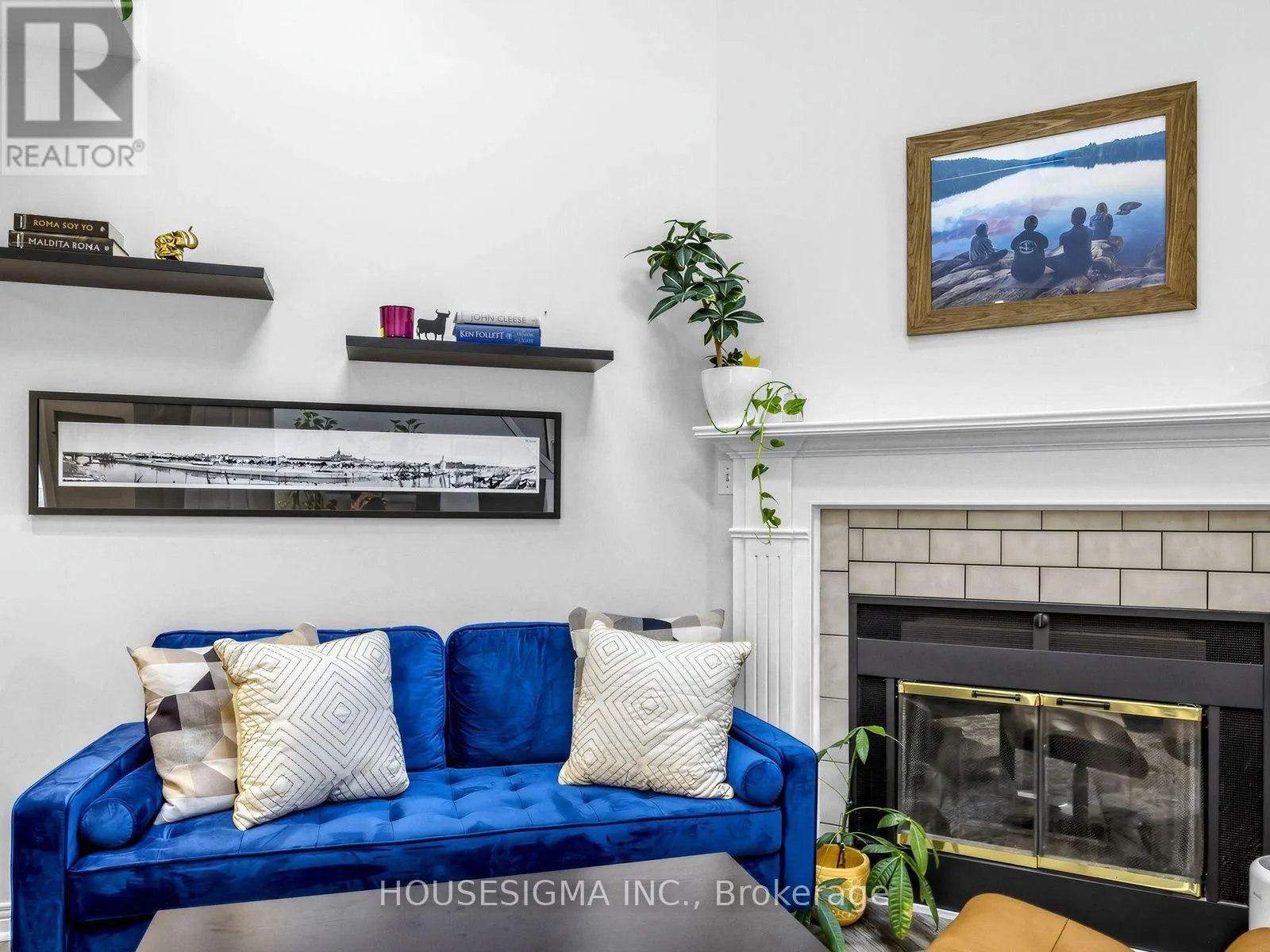 17 - 935 KING ROAD
