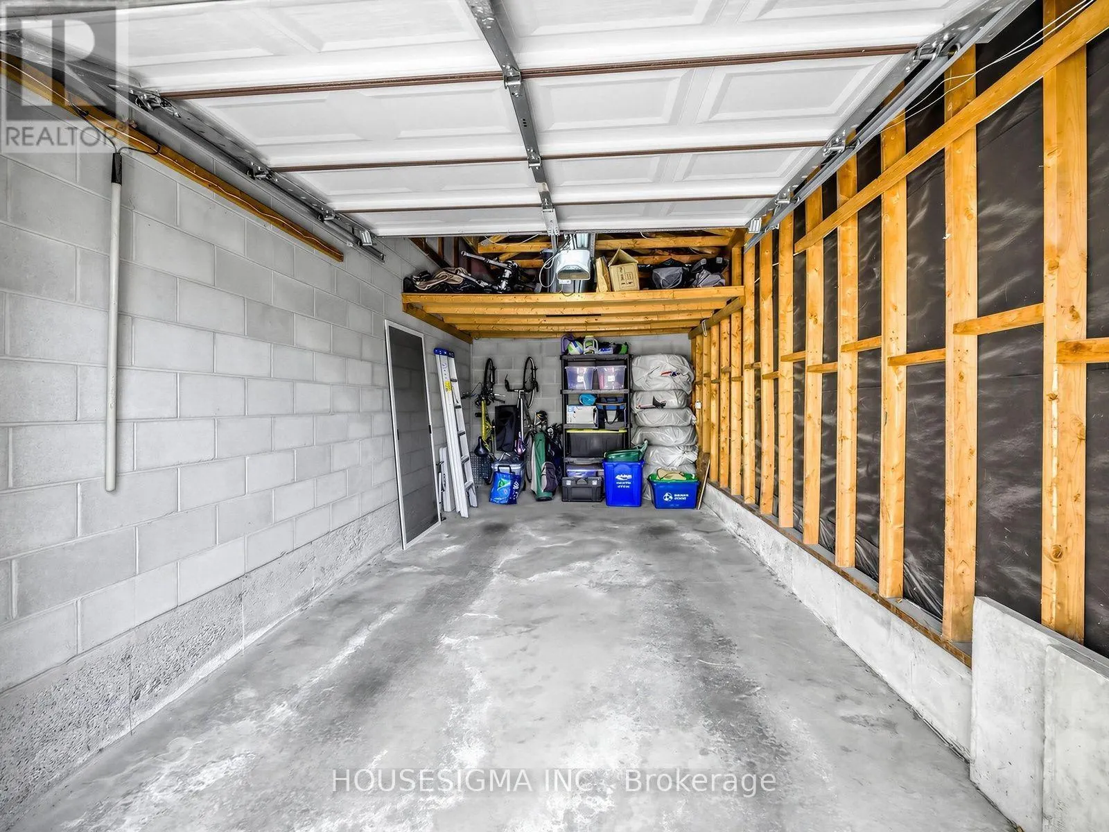 17 - 935 KING ROAD