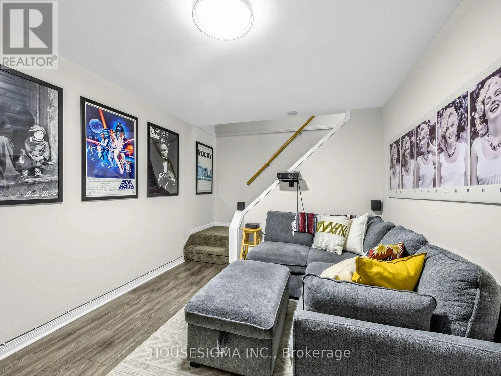 17 - 935 KING ROAD