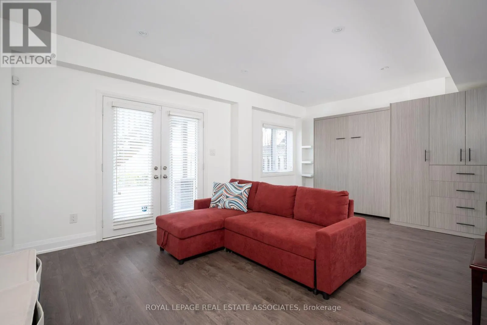 1067 SHAW DRIVE