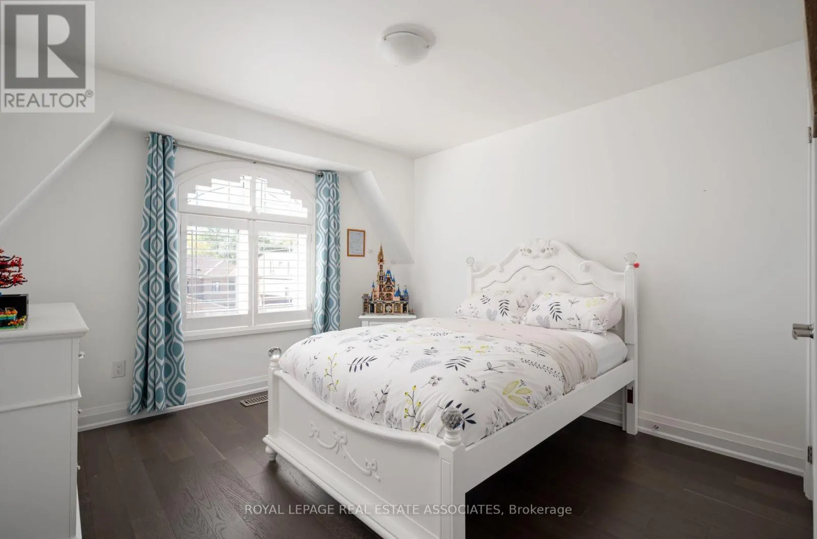 1067 SHAW DRIVE