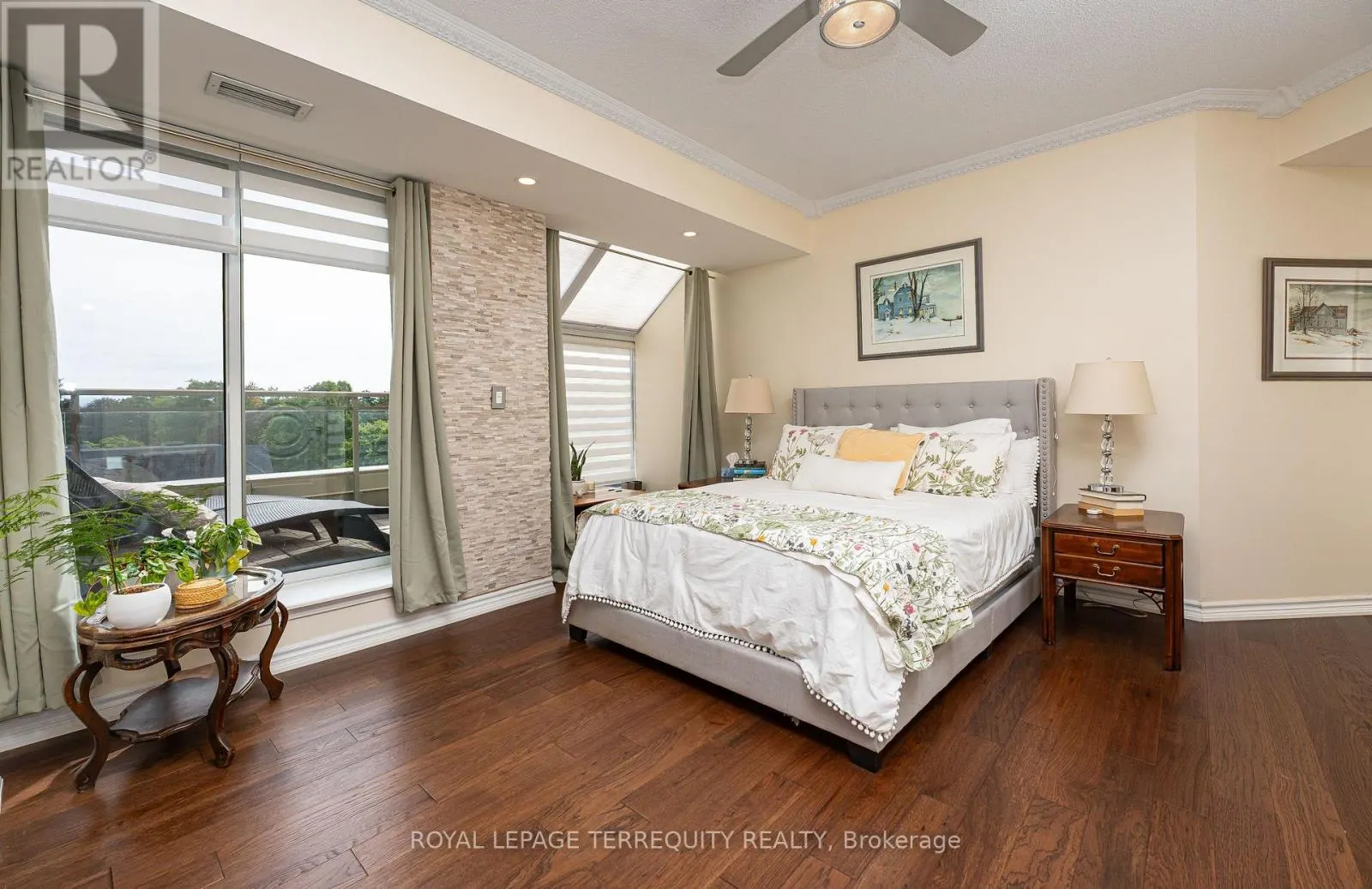407 - 935 ROYAL YORK ROAD